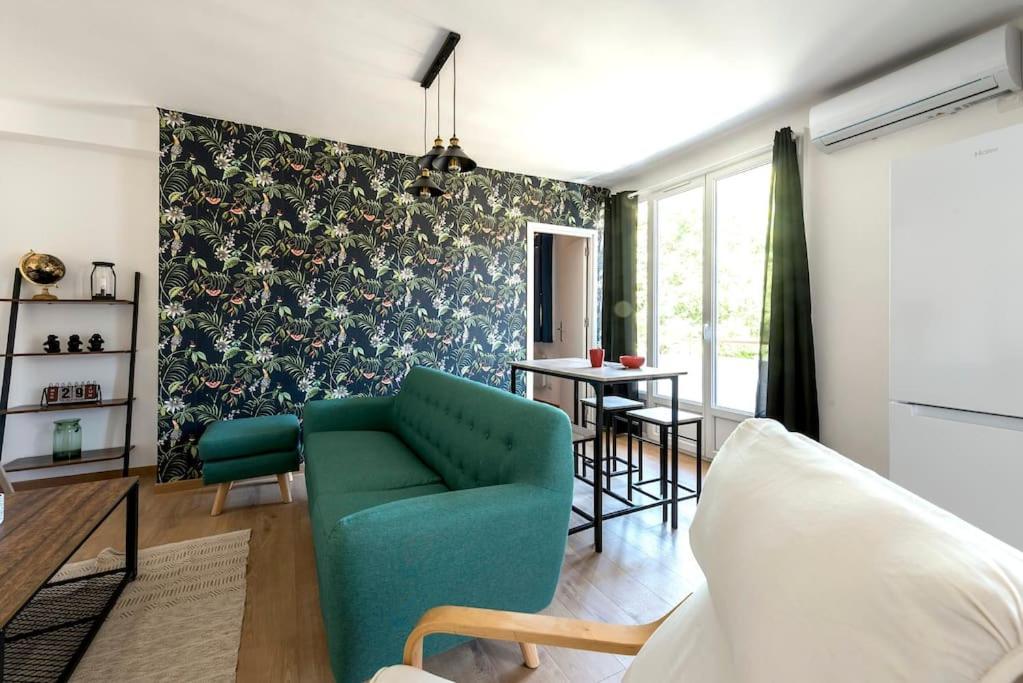 L'Azur 15'Plage 10'Port 5'Train Clim Wifi Pkg Apartment Toulon Bagian luar foto