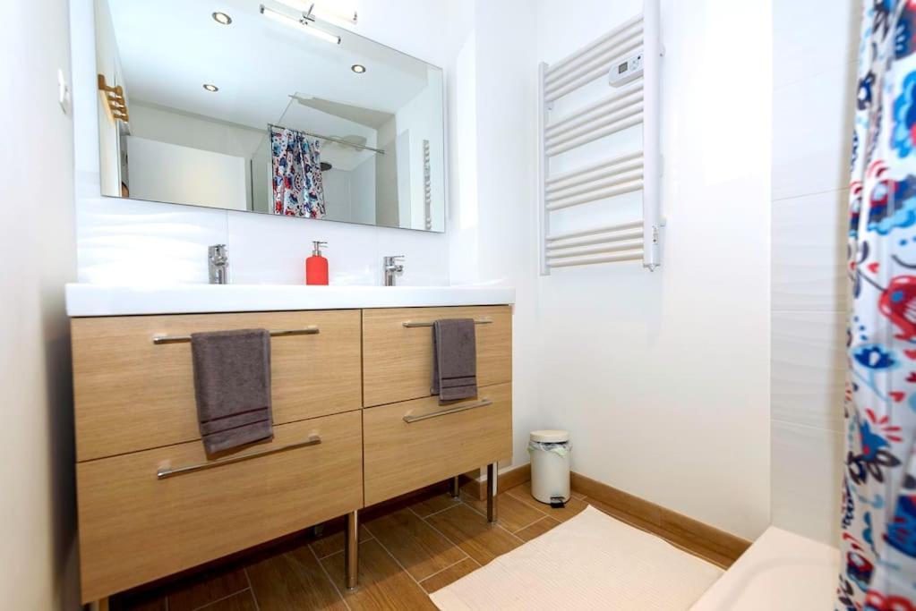 L'Azur 15'Plage 10'Port 5'Train Clim Wifi Pkg Apartment Toulon Bagian luar foto