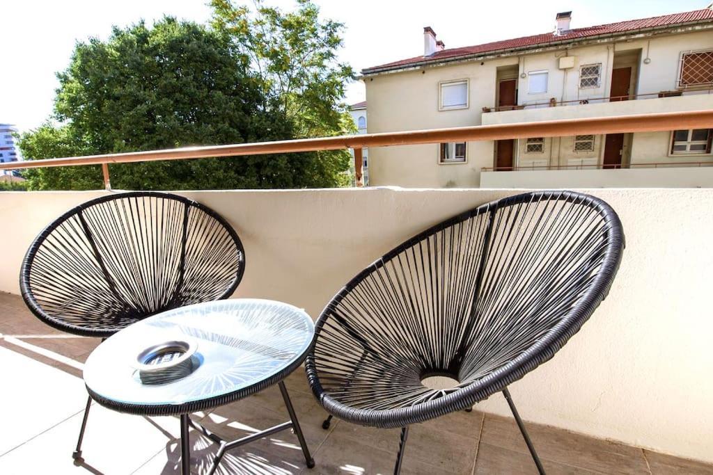L'Azur 15'Plage 10'Port 5'Train Clim Wifi Pkg Apartment Toulon Bagian luar foto